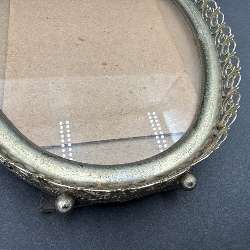 Vtg Hollywood Regency Filigree Oval Picture Photo Frame Gold Easel Back MCM